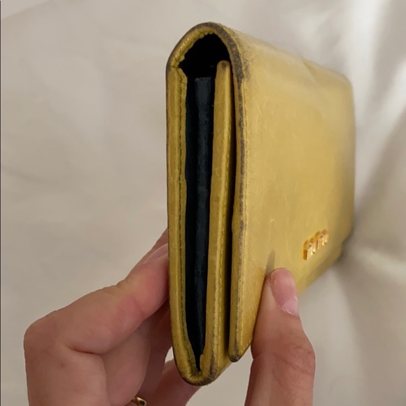 Authentic pre loved MIU MIU wallet - Picture 3 of 8